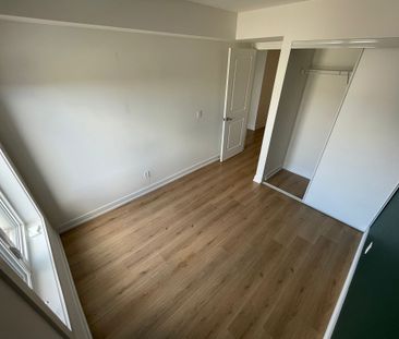 For Lease - 3066 Sixth Line Unit# 347, Oakville, Ontario - Photo 5