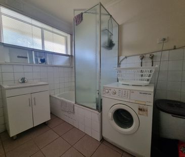 Neat 2 Bedroom Unit in a Great Spot! - Photo 4