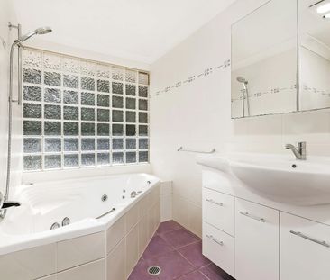 19 The Bulwark, Castlecrag NSW 2068 - House For Rent | Domain - Photo 5