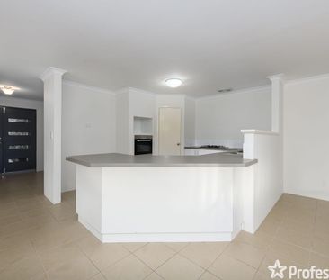 Spacious 4 X 2 in Fantastic Lakelands Location ! - Photo 6