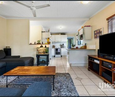 Comfortable 3-Bedroom Home with Generous Block - Photo 1