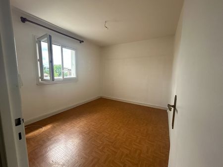 Location Appartement 4 pièces 67m² - Photo 3