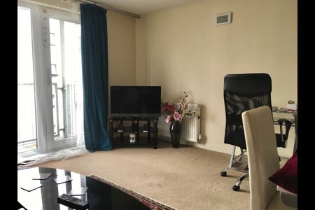 2 Bed Flat, Lochend Park View, EH7 - Photo 2