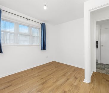 1 Bed Flat, Turnstone Close, E13 - Photo 1