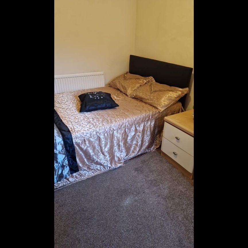 Studio Flat, Sandfield Road, CR7 - Photo 1