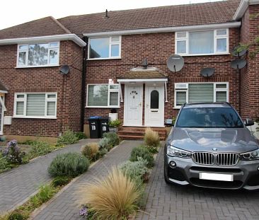 Brookside, Winchmore Hill, London, N21 - Photo 1