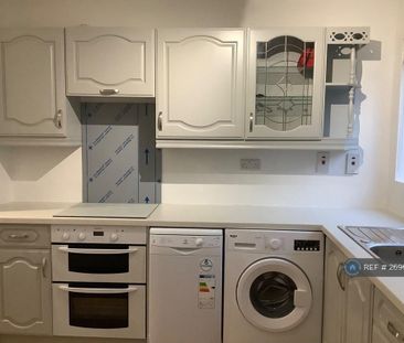 3 bedroom semi-detached house to rent - Photo 3