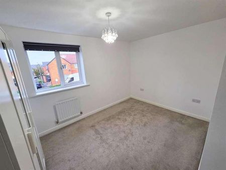 Kingsbridge Crescent, Middlesbrough, TS5 - Photo 2