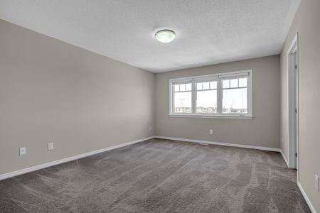 For Lease - 40 Tapadero Avenue, Kanata, Ontario - Photo 2