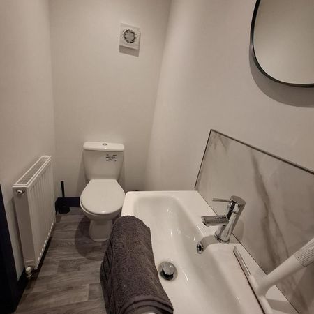 1 bedroom in a house share to rent - Photo 4
