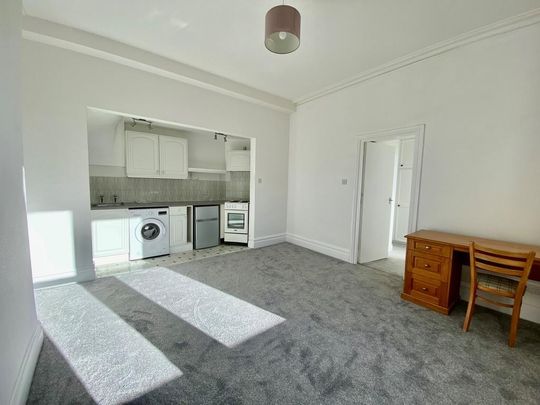 Studio to rent - Photo 1