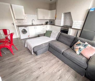 5 bedroom terraced house to rent - Photo 2