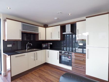 3 bedroom apartment to rent - Photo 2