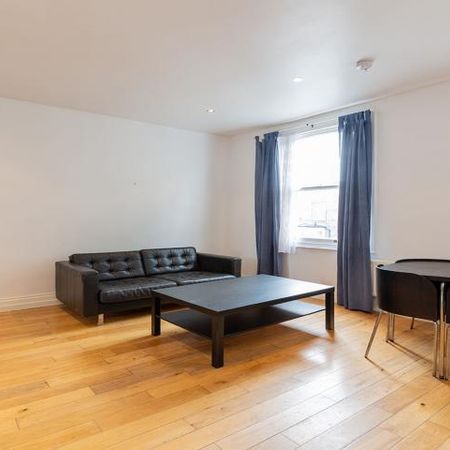 2 Bedroom, 2 bath, 1 reception Flat - Photo 4