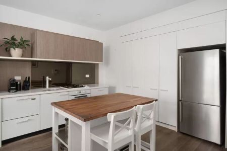 Stylish One-Bed Haven with Scenic Views - Photo 3