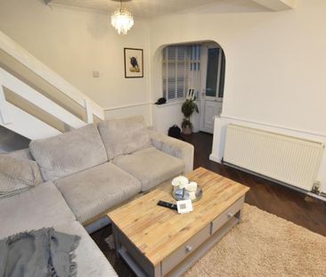 3 bedroom end of terrace house to rent - Photo 2