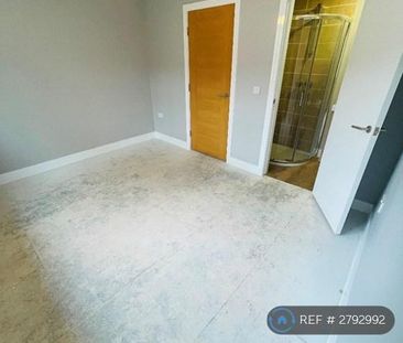 4 bedroom end of terrace house to rent - Photo 4