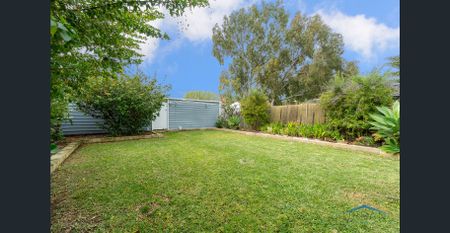 Charming character home beautifully renovated - Photo 5