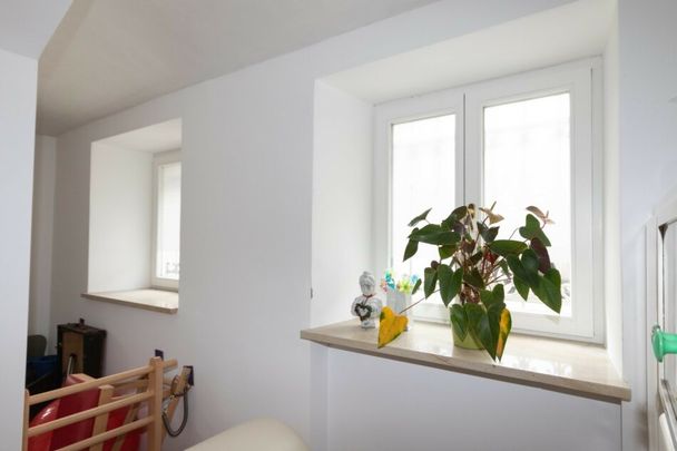 Baden, toll gelegen am Kaiser-Franz-Josef-Ring: sehr günstige GEWERBE-RÄUME zB als: Büro / Praxis / Studio oder Ähnliches mit TOP Infrastruktur - in einem sehr schönen Altbau - Photo 1