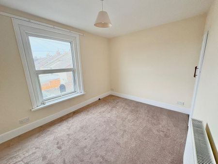 2 bedroom terraced house to rent - Photo 4