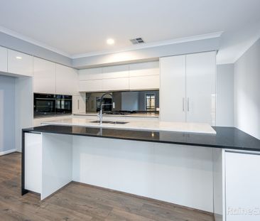 Contemporary Family Living - Photo 5