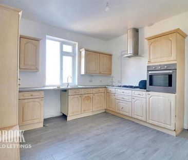 3 bedroom maisonette to rent - Photo 2