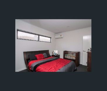 Easy-Care Modern Living! - Photo 4