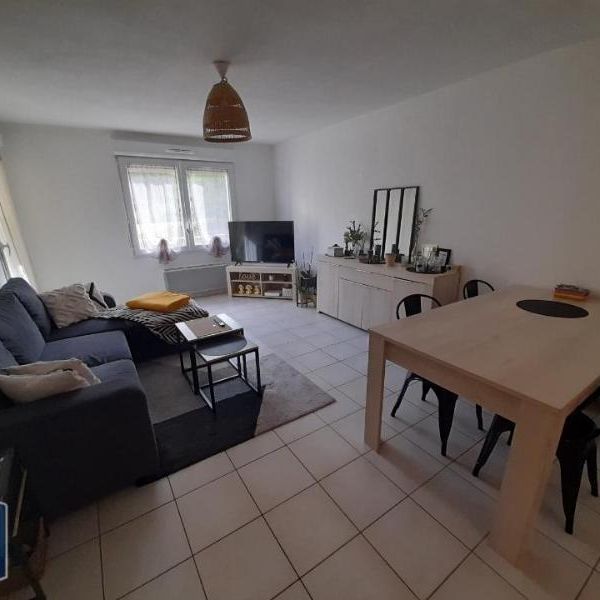 Location Appartement 2 pièces 48m² CAUDEBEC LES ELBEUF 76320 - Photo 1