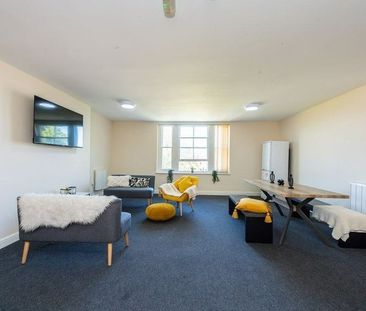 Room in a Shared Flat, Princes Road, L8 - Photo 1