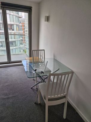 Studio Flat, Michigan Building, E14 - Photo 1