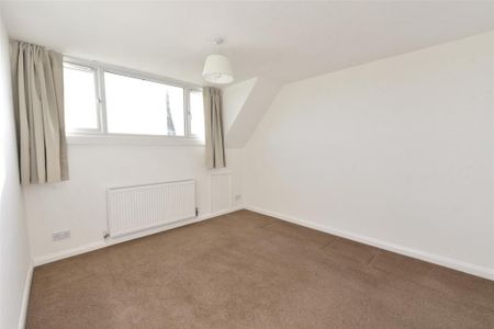 3 bedroom detached house to rent - Photo 3