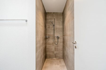 3.5 Zimmerwohnung in Cazis - Photo 2