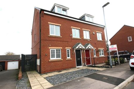 3 bedroom semi-detached house to rent - Photo 2