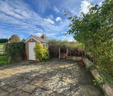 6 bedroom detached house to rent - Photo 2