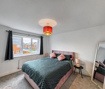 4 bedroom detached house to rent - Photo 3