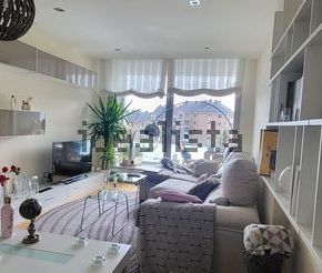 Alquiler de piso en Calle de José Ramón Tolivar Faes, 3 - Photo 1