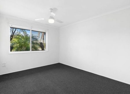 NEWLY RENOVATED 2 BEDROOM 1 BATHROOM UNIT IN PRIME EAGLEBY LOCATION - Photo 3