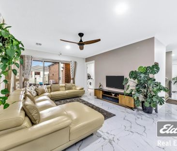 Beautiful double storey opposite the Wyndham Village shopping centre ! - Photo 3