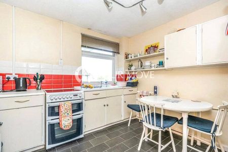 3 bedroom flat to rent - Photo 5