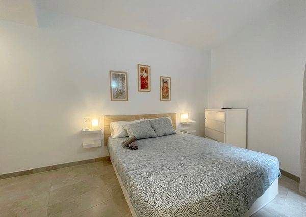Apartamento amueblado con dos dormitorios, patio, Plaza del Cuadrado Palma