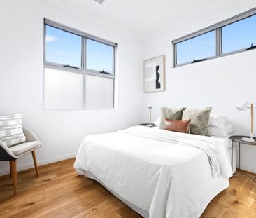 Easy Living in Style - Photo 5
