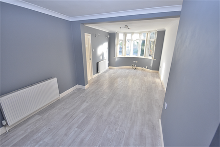 4 bedroom semi-detached house to rent - Photo 2