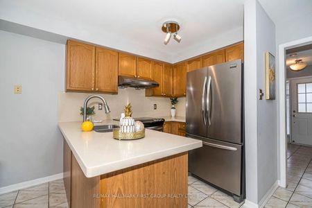 For Lease - 1636 Sarasota Crescent, Oshawa, Ontario - Photo 3