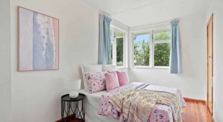 3 Bedroom in New Lynn - Photo 3