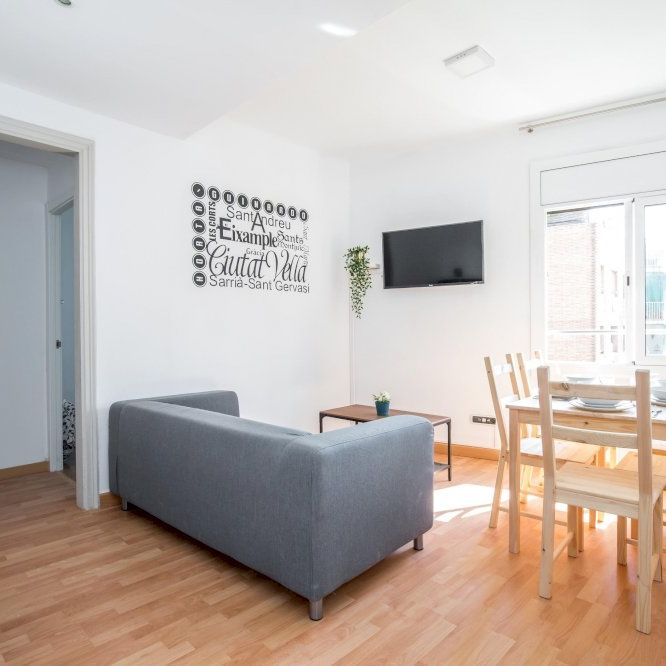 Room with single bed in Calle Valencia - Photo 1