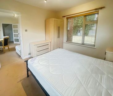 4 bedroom detached house to rent - Photo 4