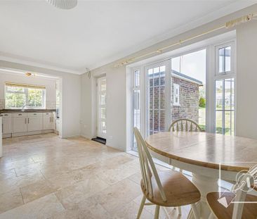 3 bedroom semi-detached house to rent - Photo 4