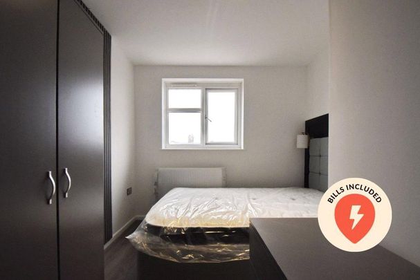 1 bedroom in a house share to rent - Photo 1