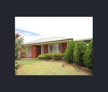 Conveniently Located 3-Bedroom Home in Quiet Court - Photo 1