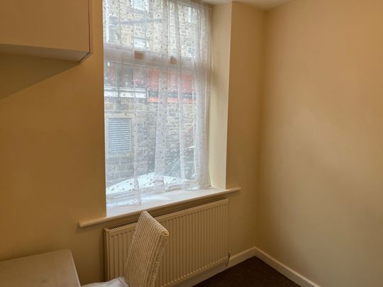 2 Bedroom Apartment on Brook Street, Barnoldswick - Photo 1